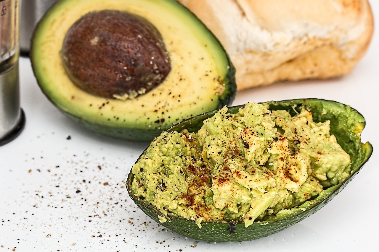 avocado, salad, fresh, food, vegetarian, diet, lunch, nutrition, appetizer, snack, dieting, vegan, monounsaturated fat, dip, guacamole, green, healthy, oleic acid, eating, raw, ingredient, persea americana, alligator pear, avocado, avocado, avocado, avocado, avocado, guacamole, guacamole